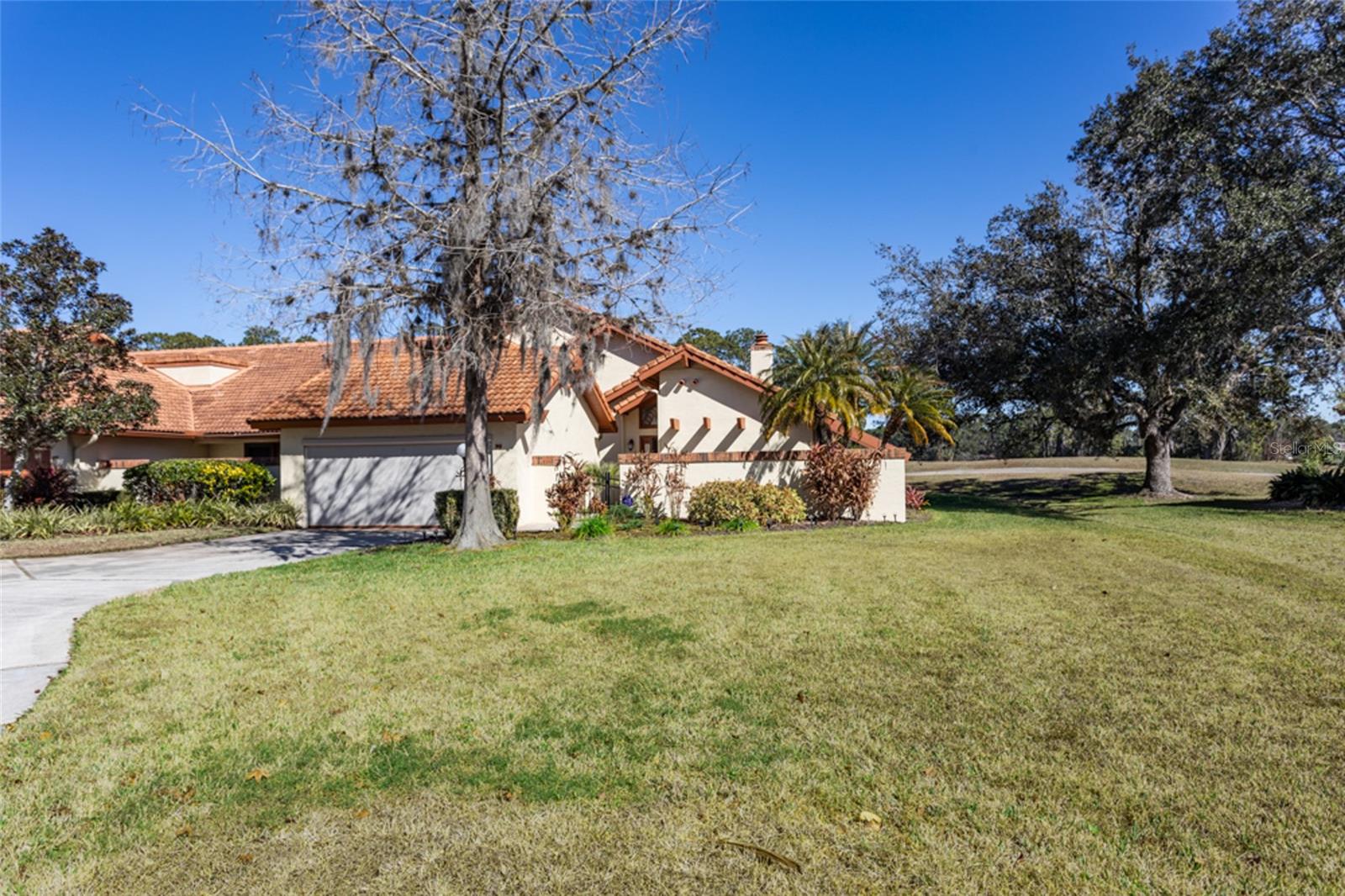 39 VILLAGE CIRCLE 5-501