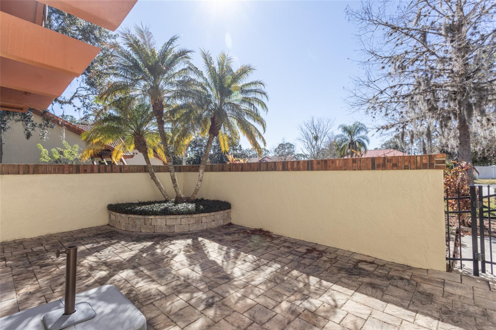 39 VILLAGE CIRCLE 5-501