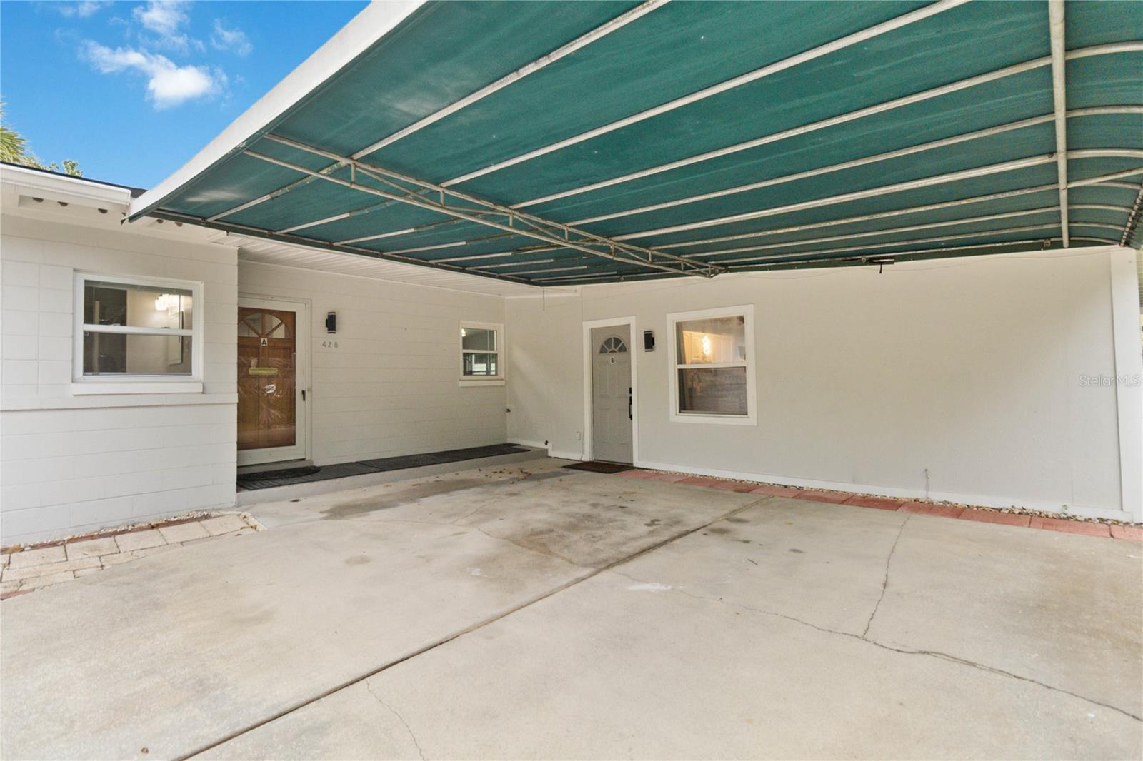 428 SELKIRK DRIVE
