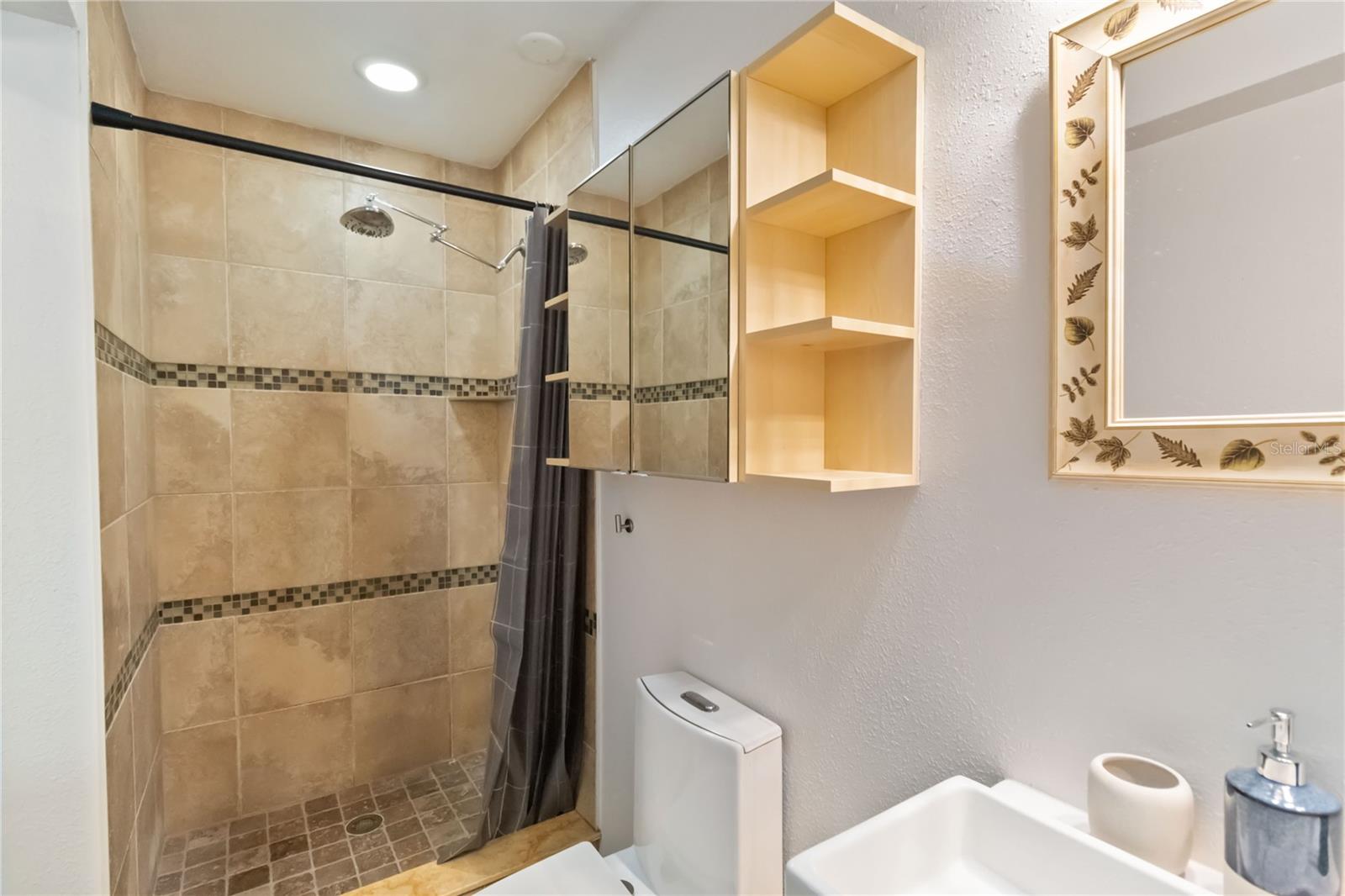 KENILWORTH SHORES SEC 03 - Residential