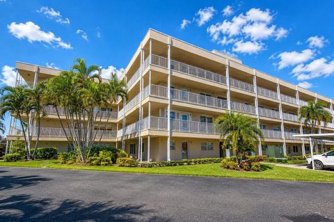 Photo of 9950 62nd Terrace N #315, St Petersburg, FL 33708 (MLS # TB8514524)
