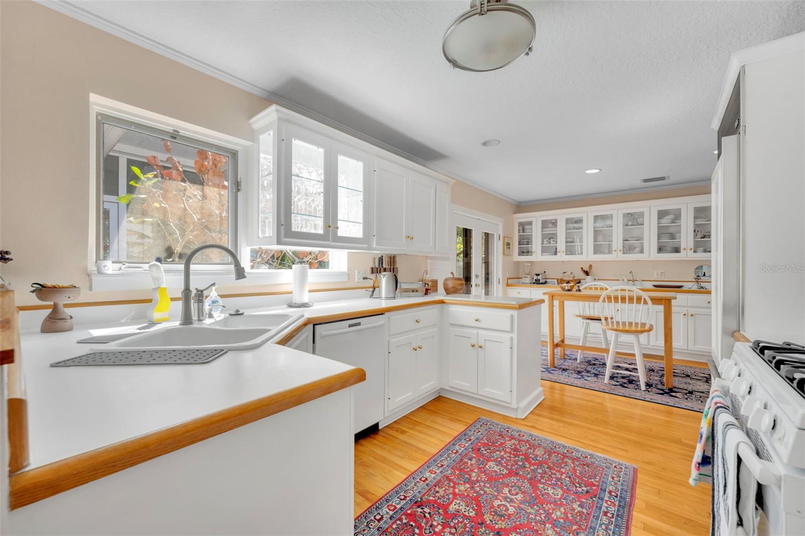 ROBERT DHU MACDONALD PARK - Residential