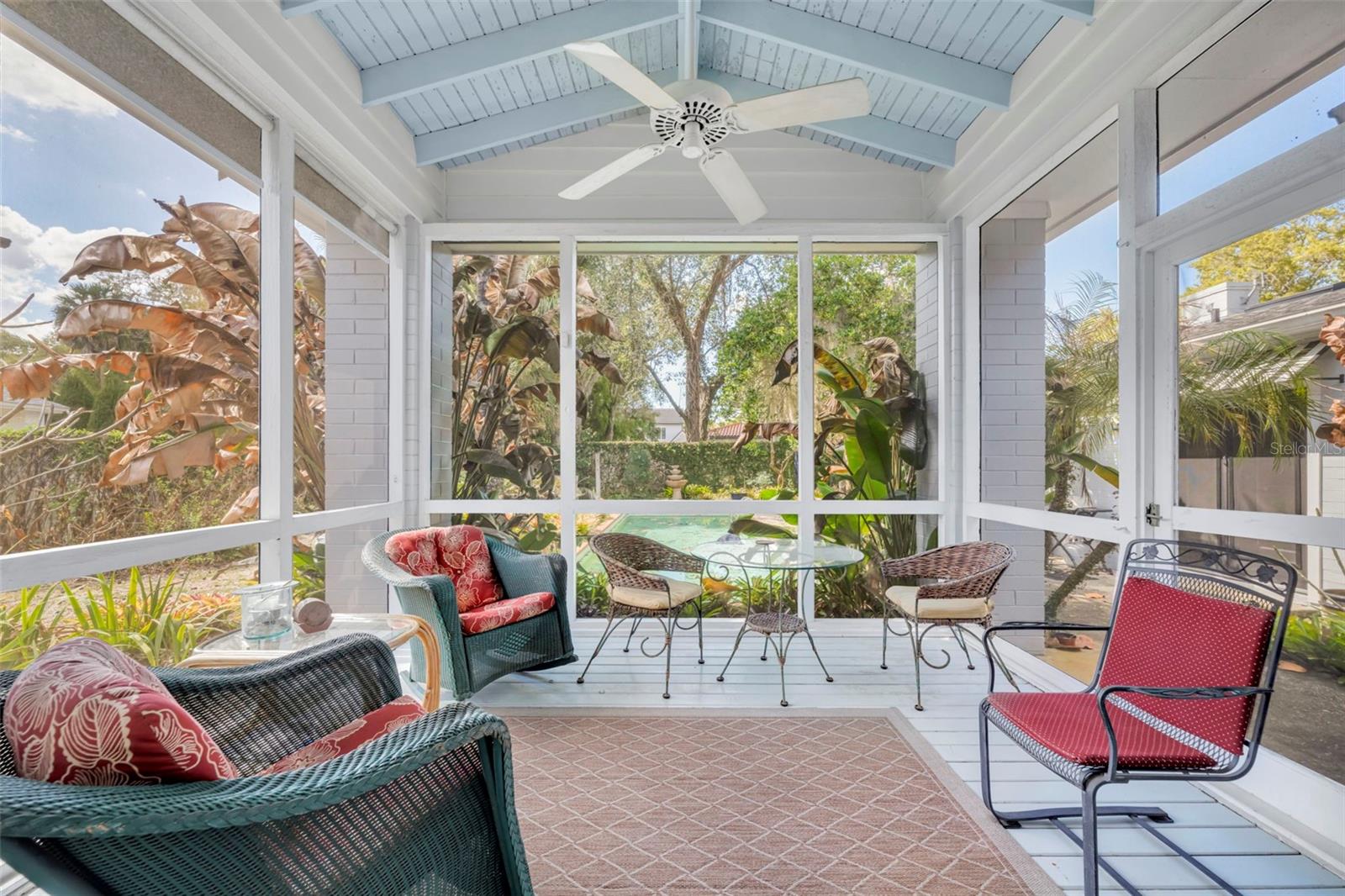 ROBERT DHU MACDONALD PARK - Residential