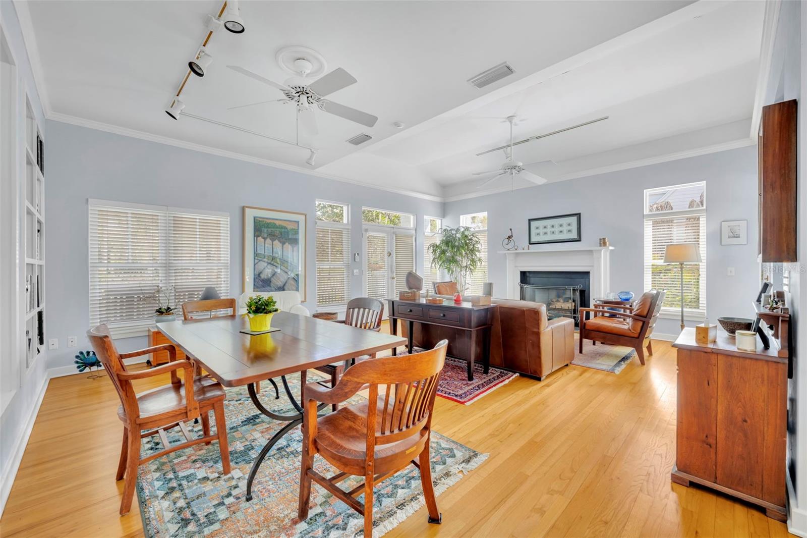 ROBERT DHU MACDONALD PARK - Residential