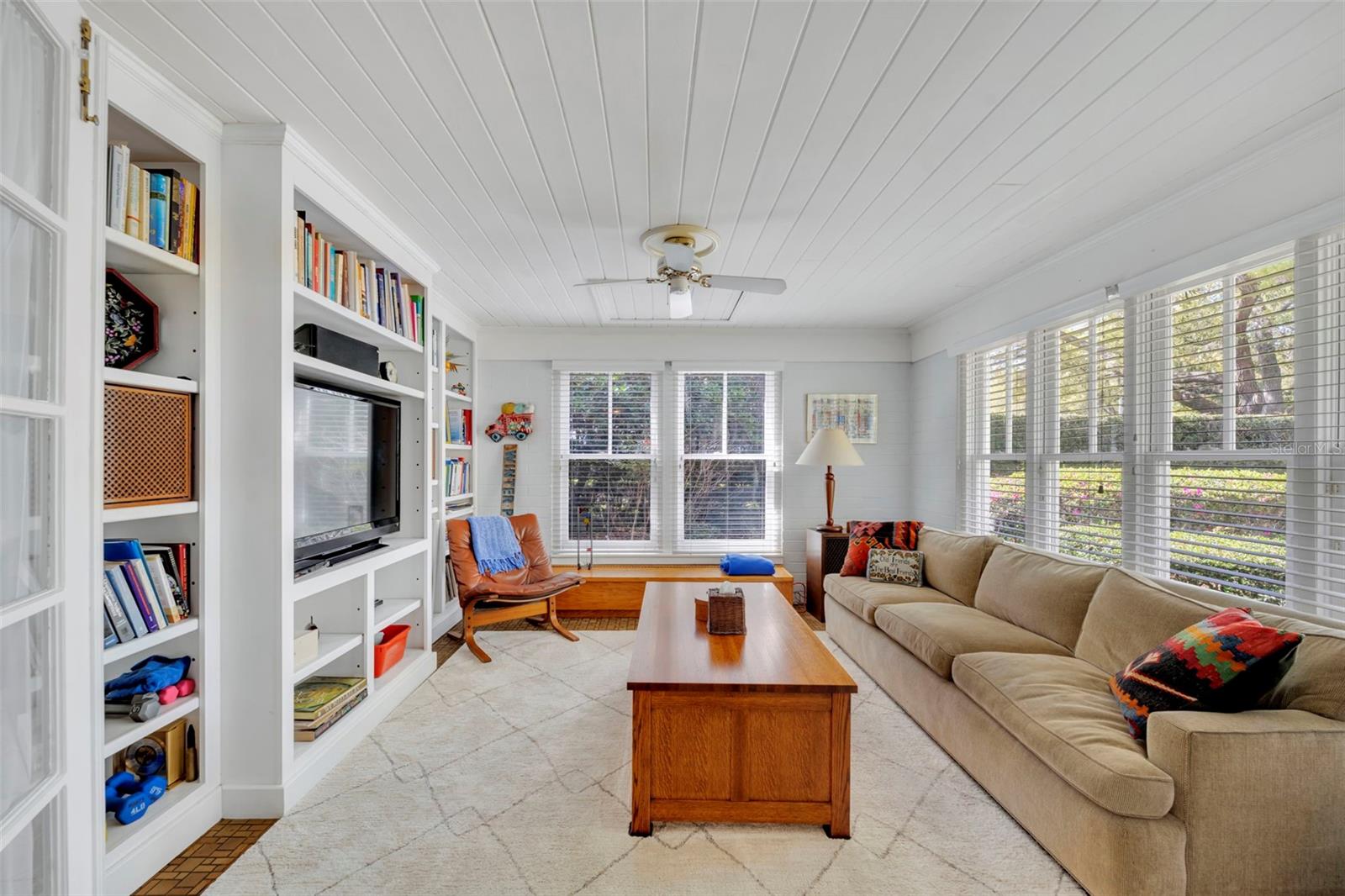 ROBERT DHU MACDONALD PARK - Residential