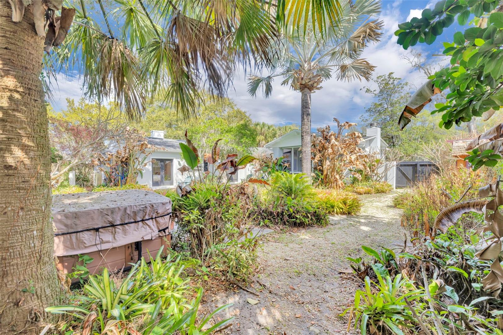 ROBERT DHU MACDONALD PARK - Residential