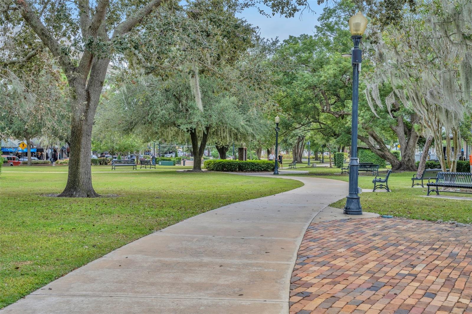 ROBERT DHU MACDONALD PARK - Residential