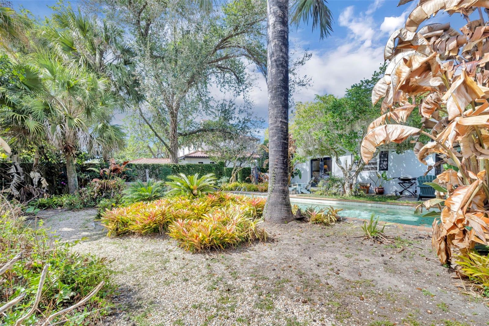 ROBERT DHU MACDONALD PARK - Residential