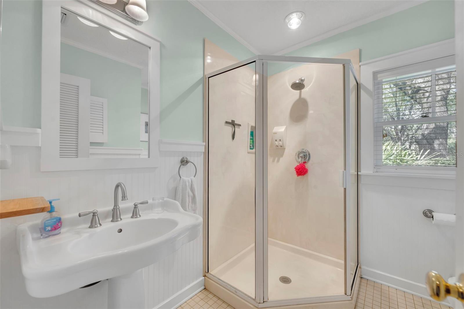 ROBERT DHU MACDONALD PARK - Residential