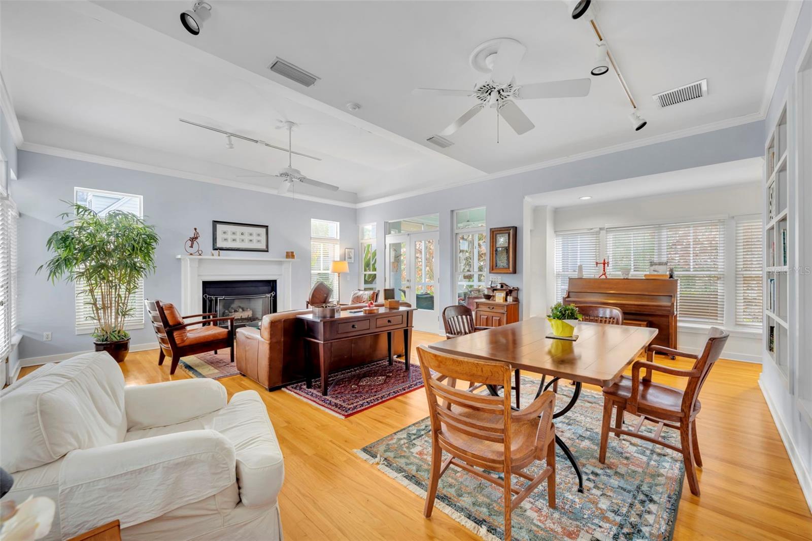 ROBERT DHU MACDONALD PARK - Residential