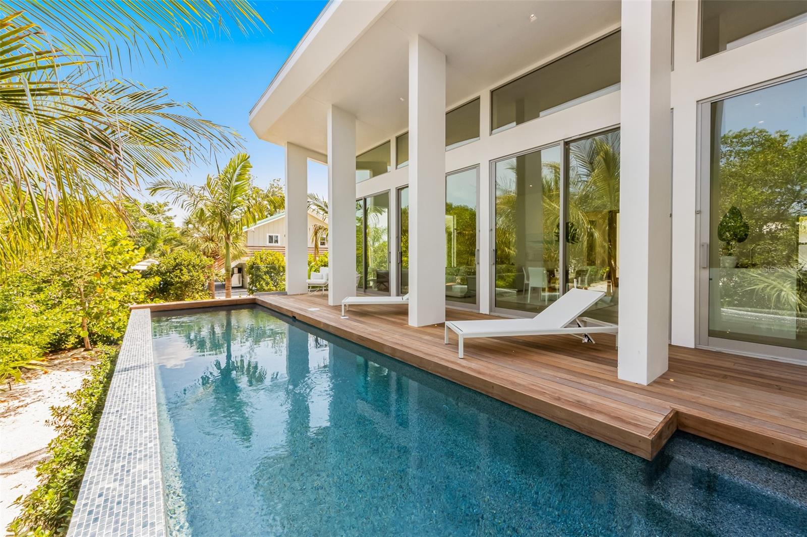 SLEEPY LAGOON PARK - Residential