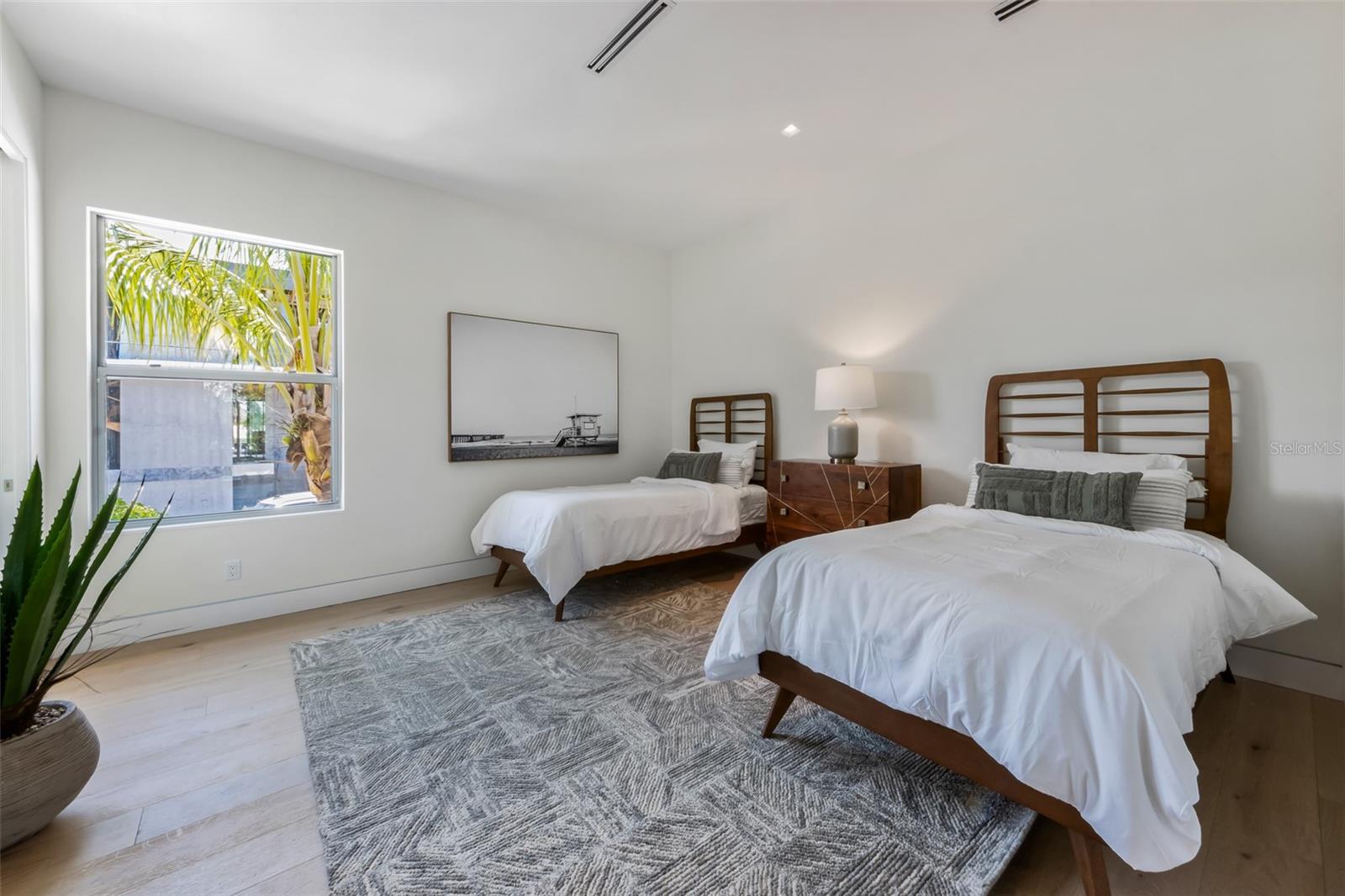 SLEEPY LAGOON PARK - Residential