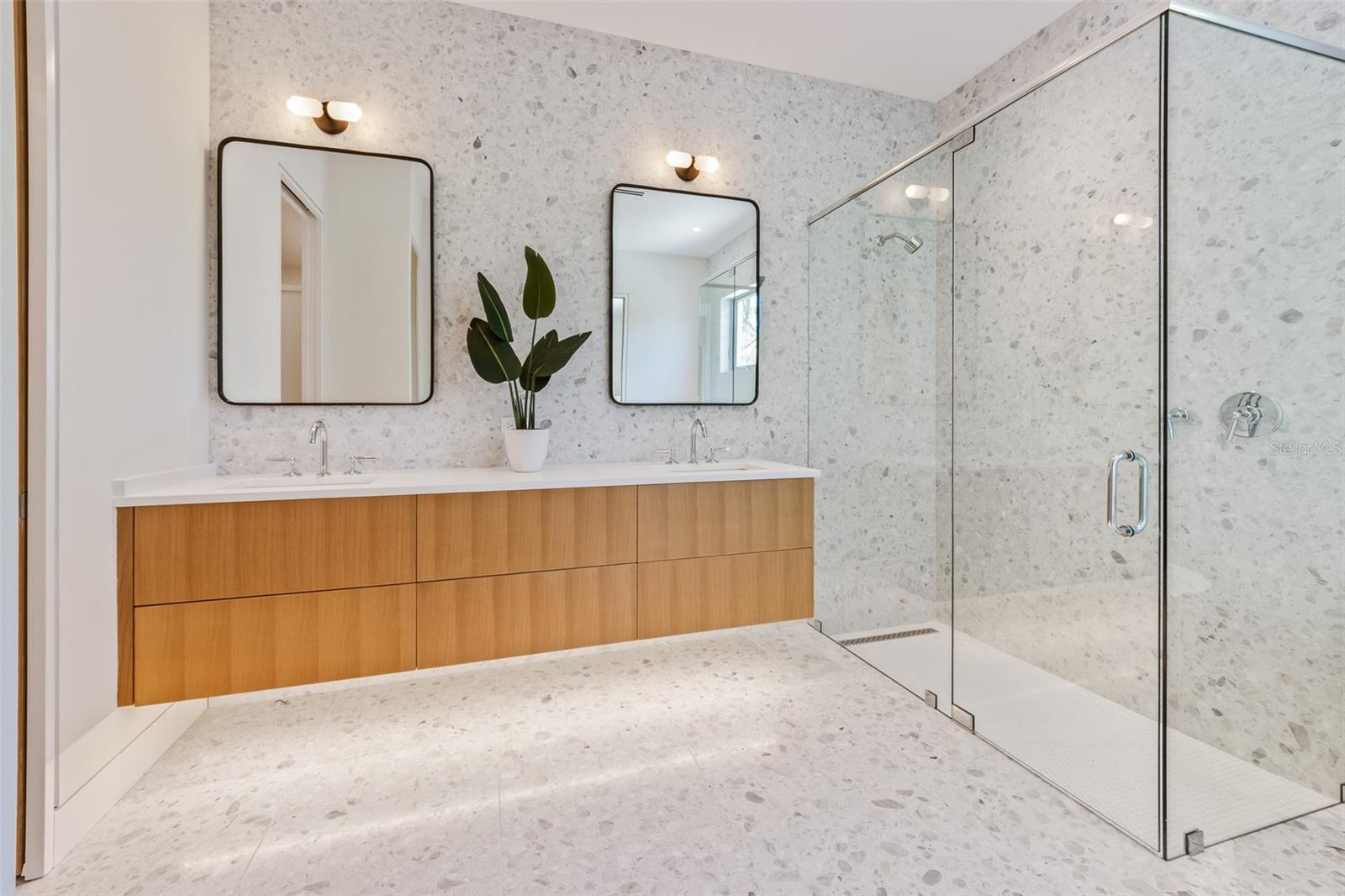 SLEEPY LAGOON PARK - Residential