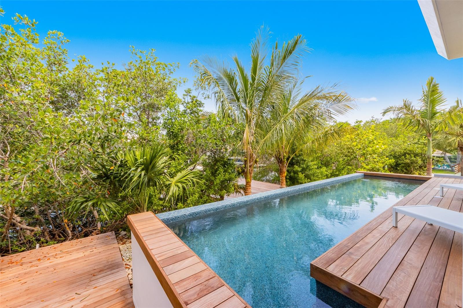 SLEEPY LAGOON PARK - Residential