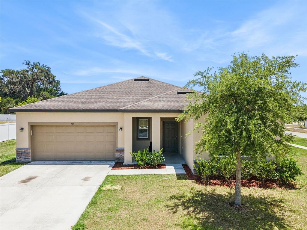 Photo of 903 Shimmering Oaks Lane, Seffner, FL 33584 (MLS # TB8510669)