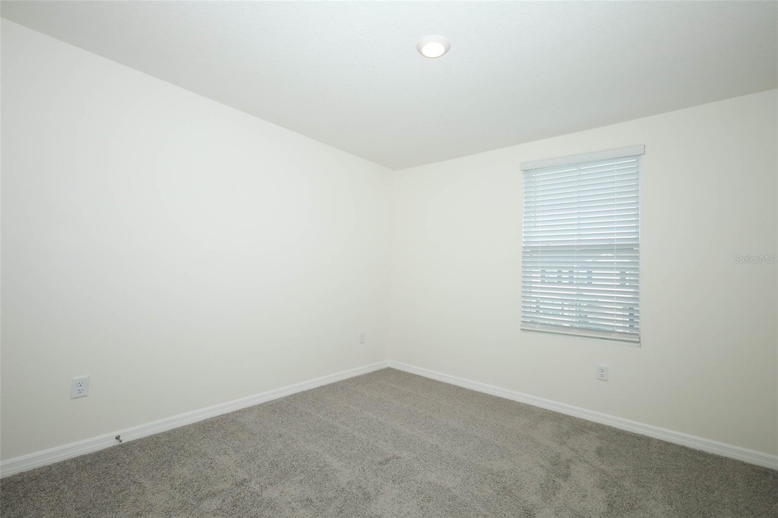SOUTH MEWS/AVIAN POINTE - Residential Lease