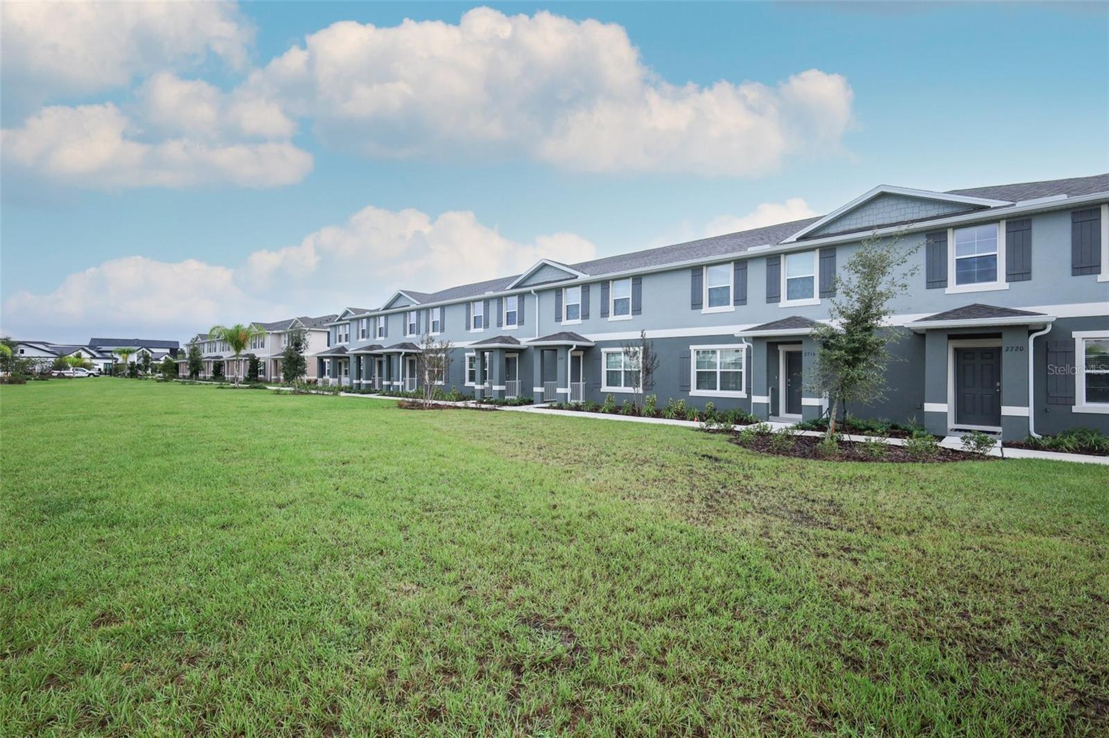 SOUTH MEWS/AVIAN POINTE - Residential Lease