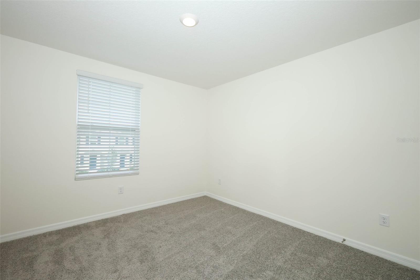 SOUTH MEWS/AVIAN POINTE - Residential Lease