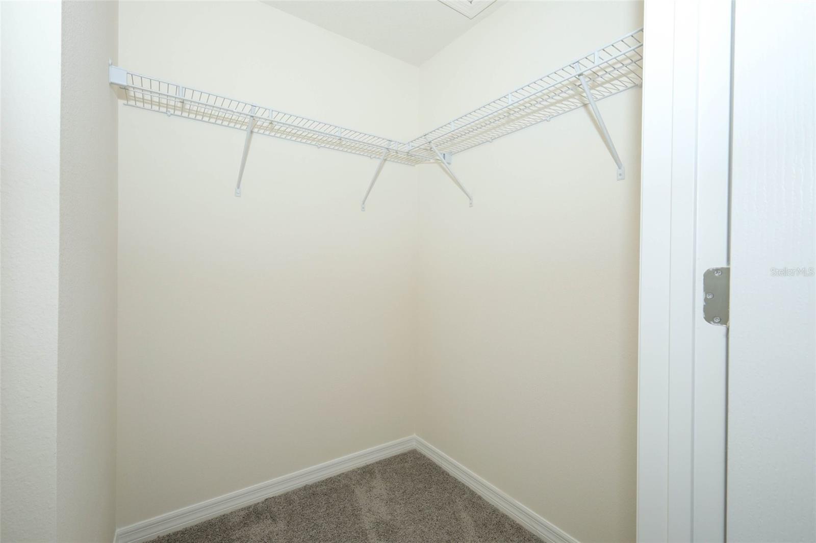 SOUTH MEWS/AVIAN POINTE - Residential Lease