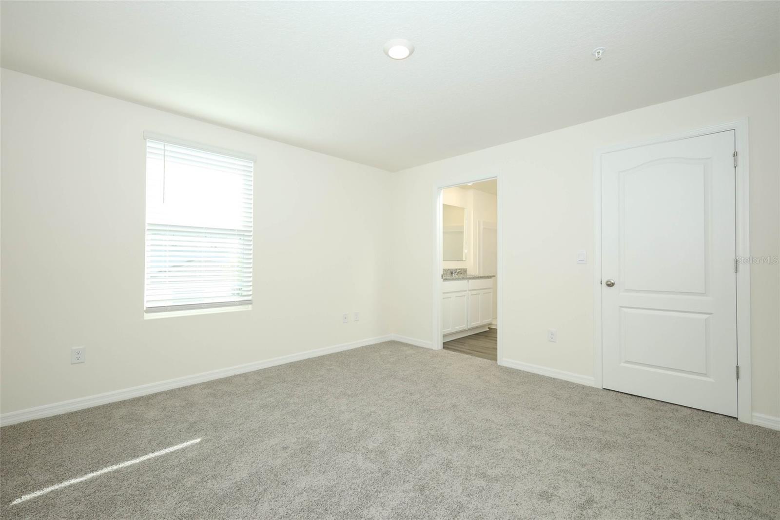 SOUTH MEWS/AVIAN POINTE - Residential Lease