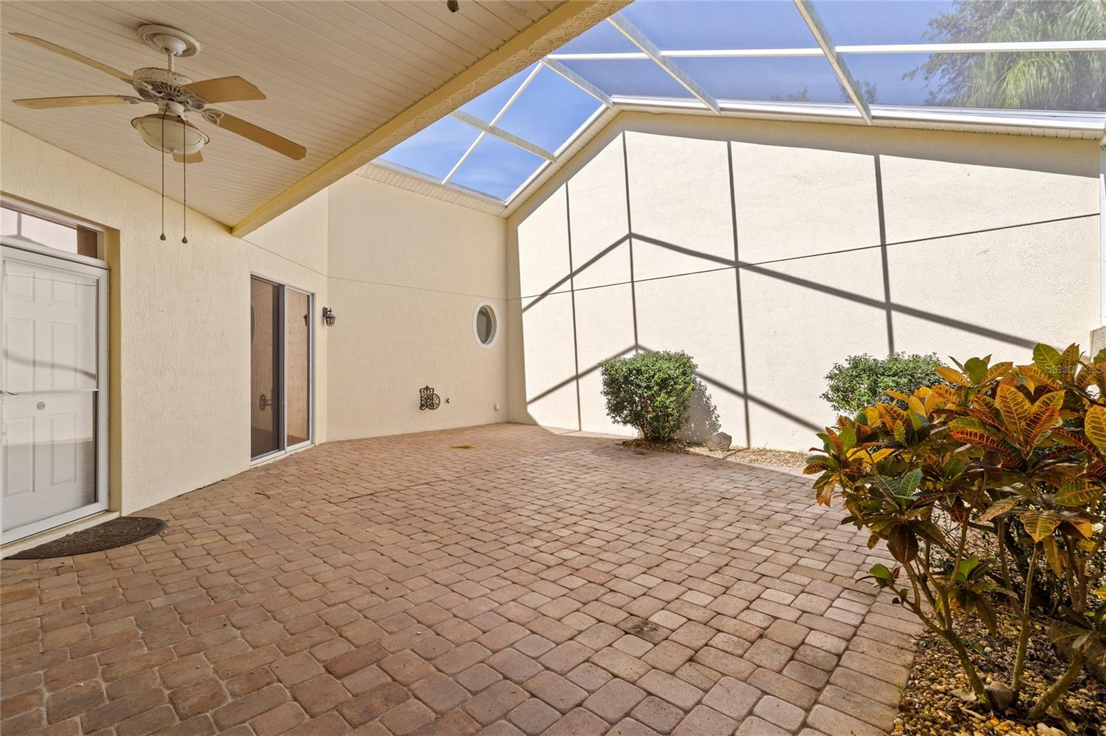 Casas a venda 4 - Jen Dantas 461 GLEN ARBOR LANE