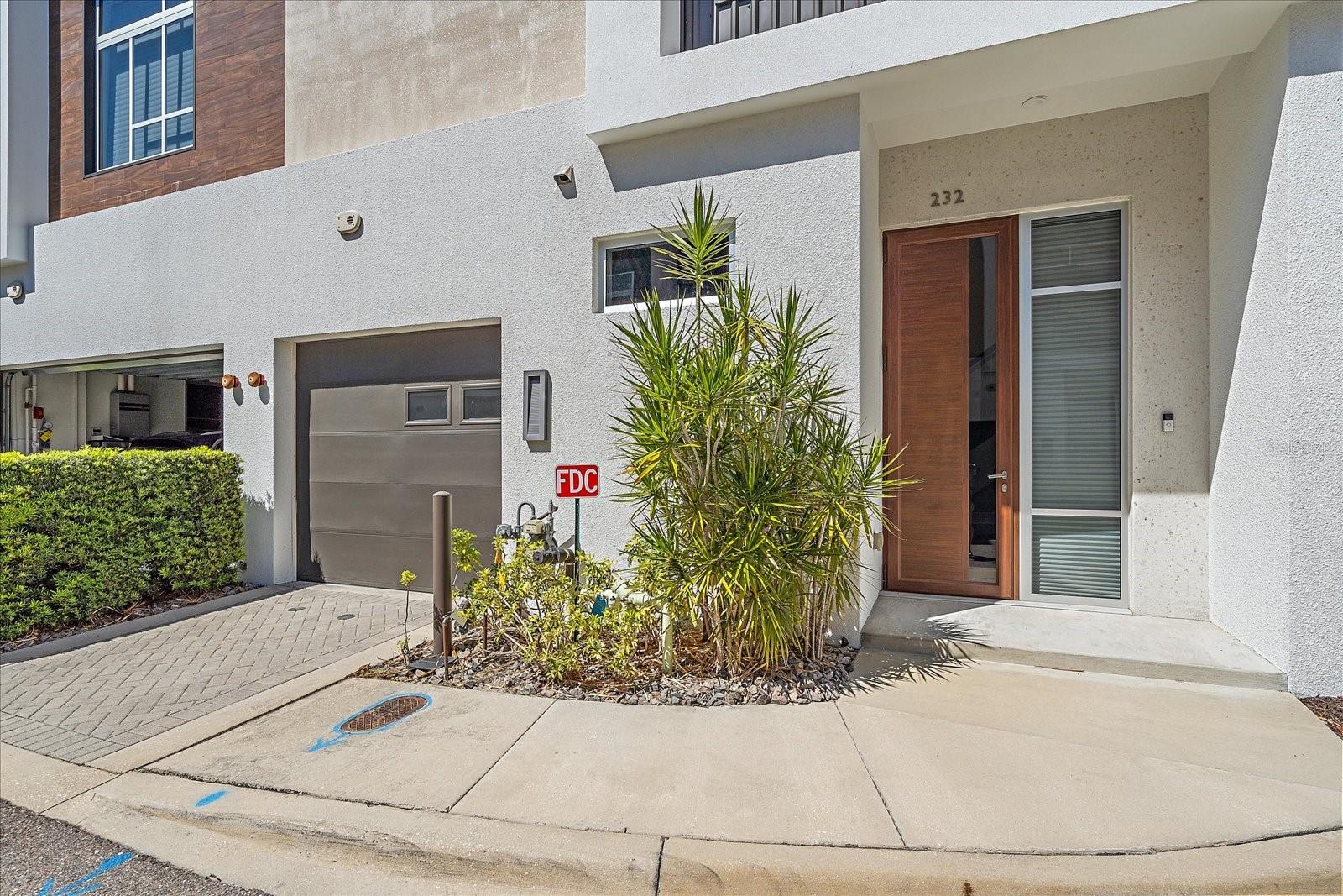 232 COSMOPOLITAN COURT