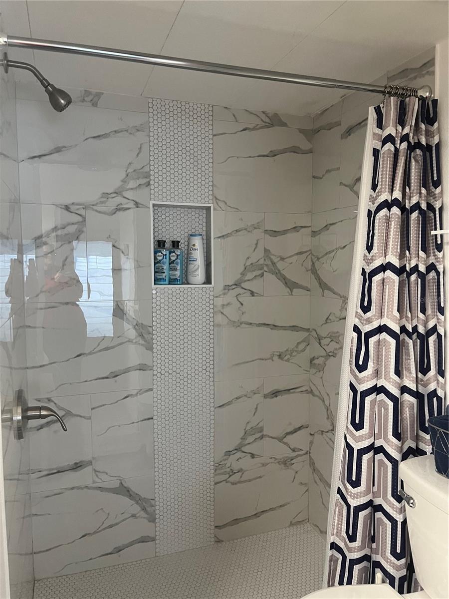 BRADENTON TROPICAL PALMS CO-OPOR1539/729 - Residential