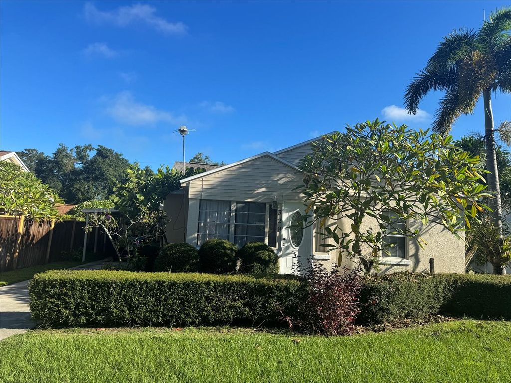 Photo of 329 W Bay Street, Winter Garden, FL 34787 (MLS # O6349821)