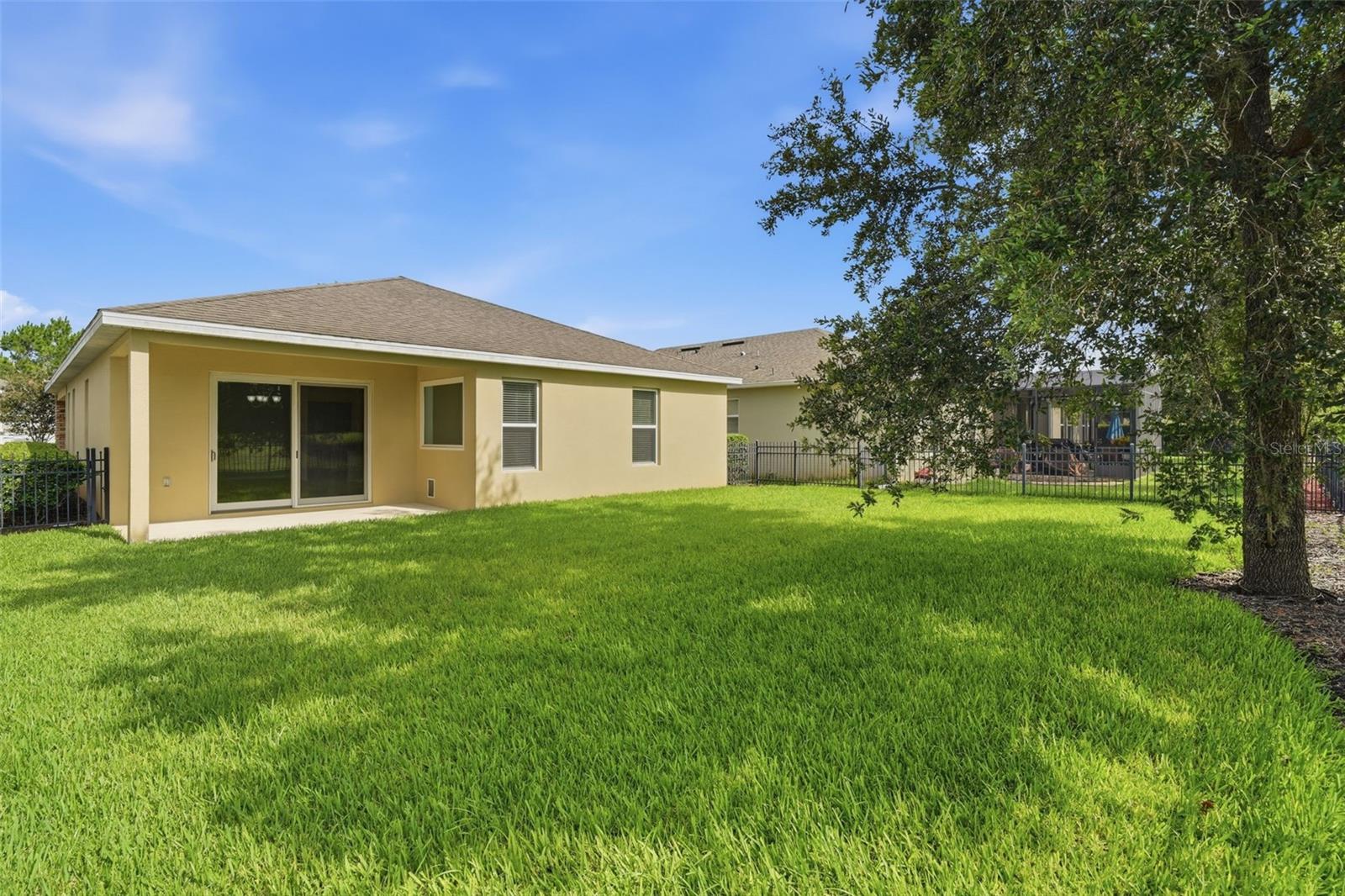 315 W FREESIA COURT
