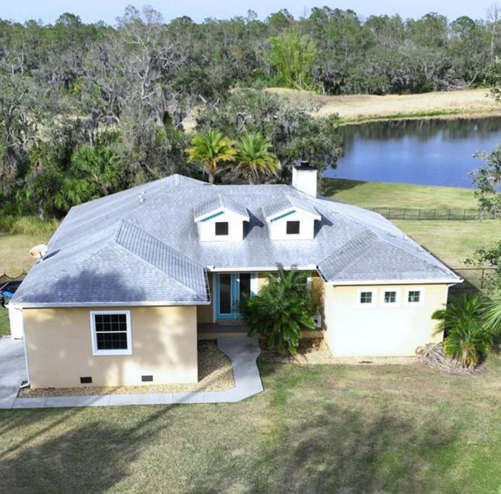 Photo of 13653 Heritage Way, Sarasota, FL 34240 (MLS # A4668792)