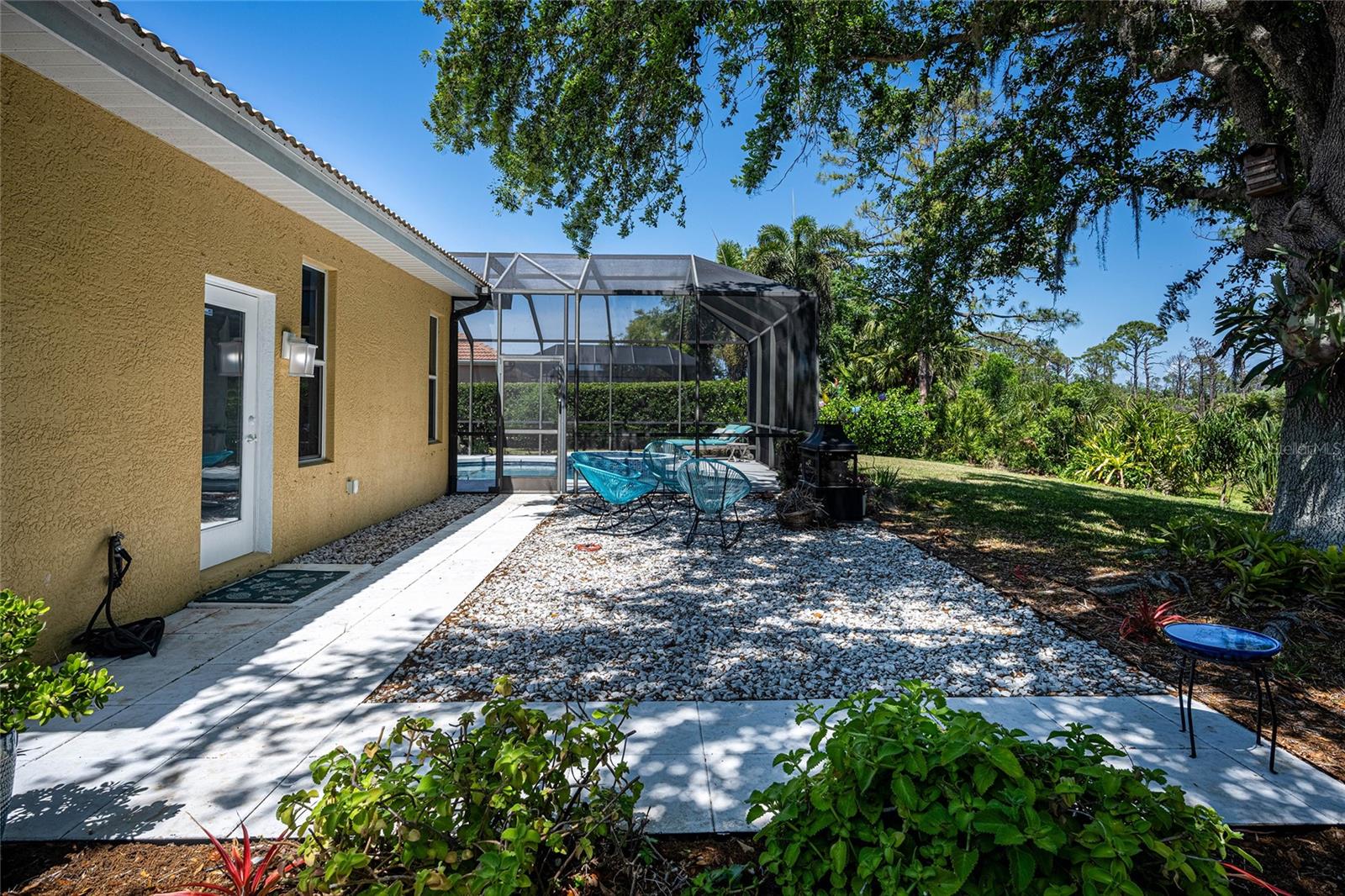 RIVENDELL THE WOODLANDS - Residential Lease