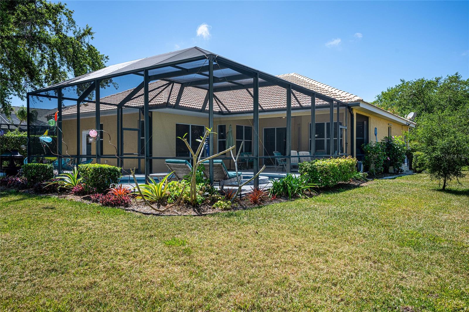 RIVENDELL THE WOODLANDS - Residential Lease