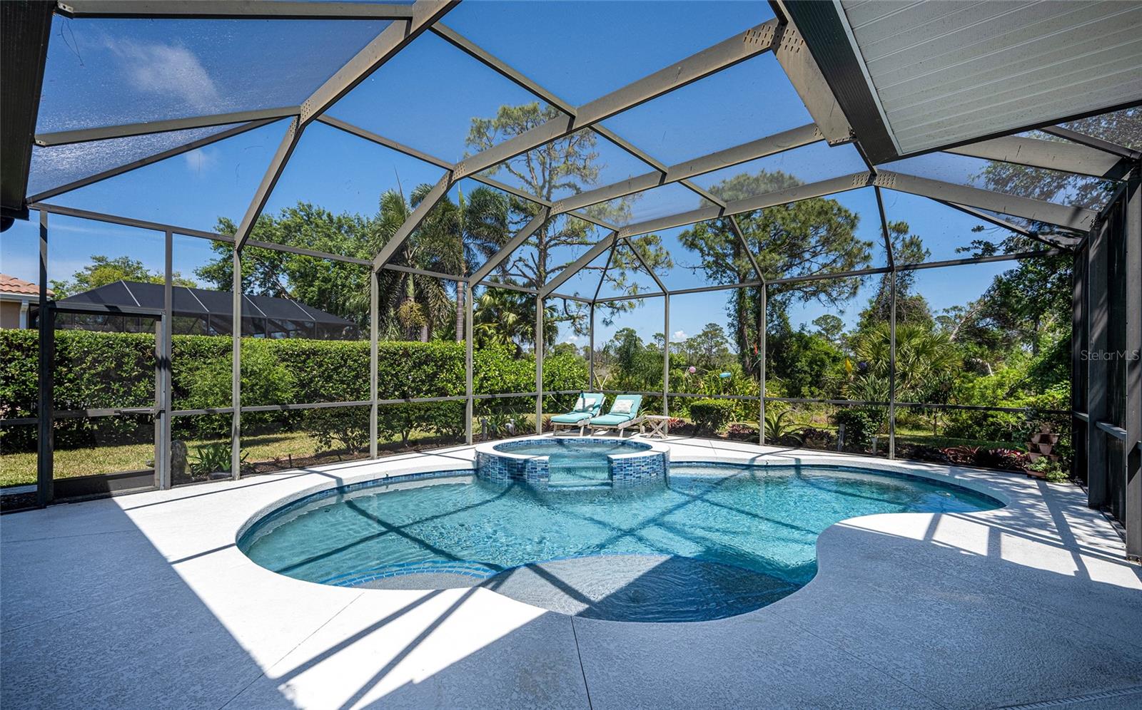 RIVENDELL THE WOODLANDS - Residential Lease