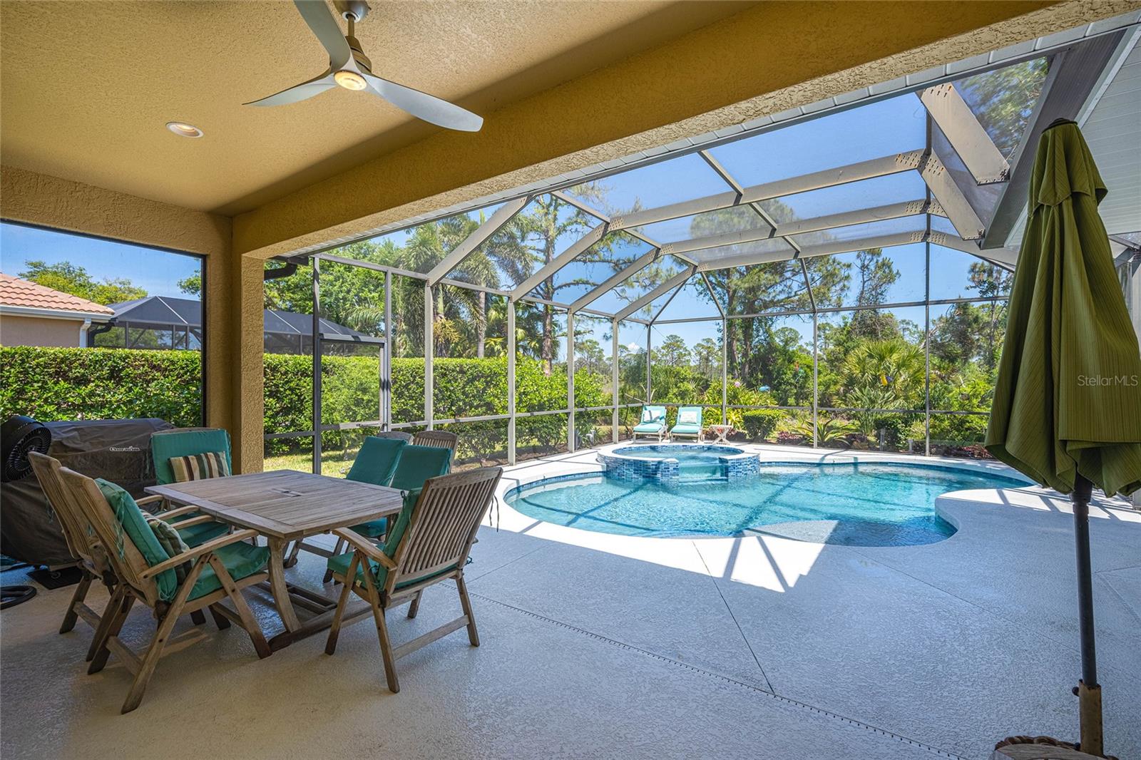 RIVENDELL THE WOODLANDS - Residential Lease