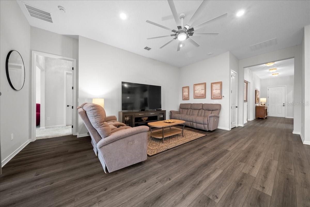 STONE CREEK BT DEL WEBB - Residential