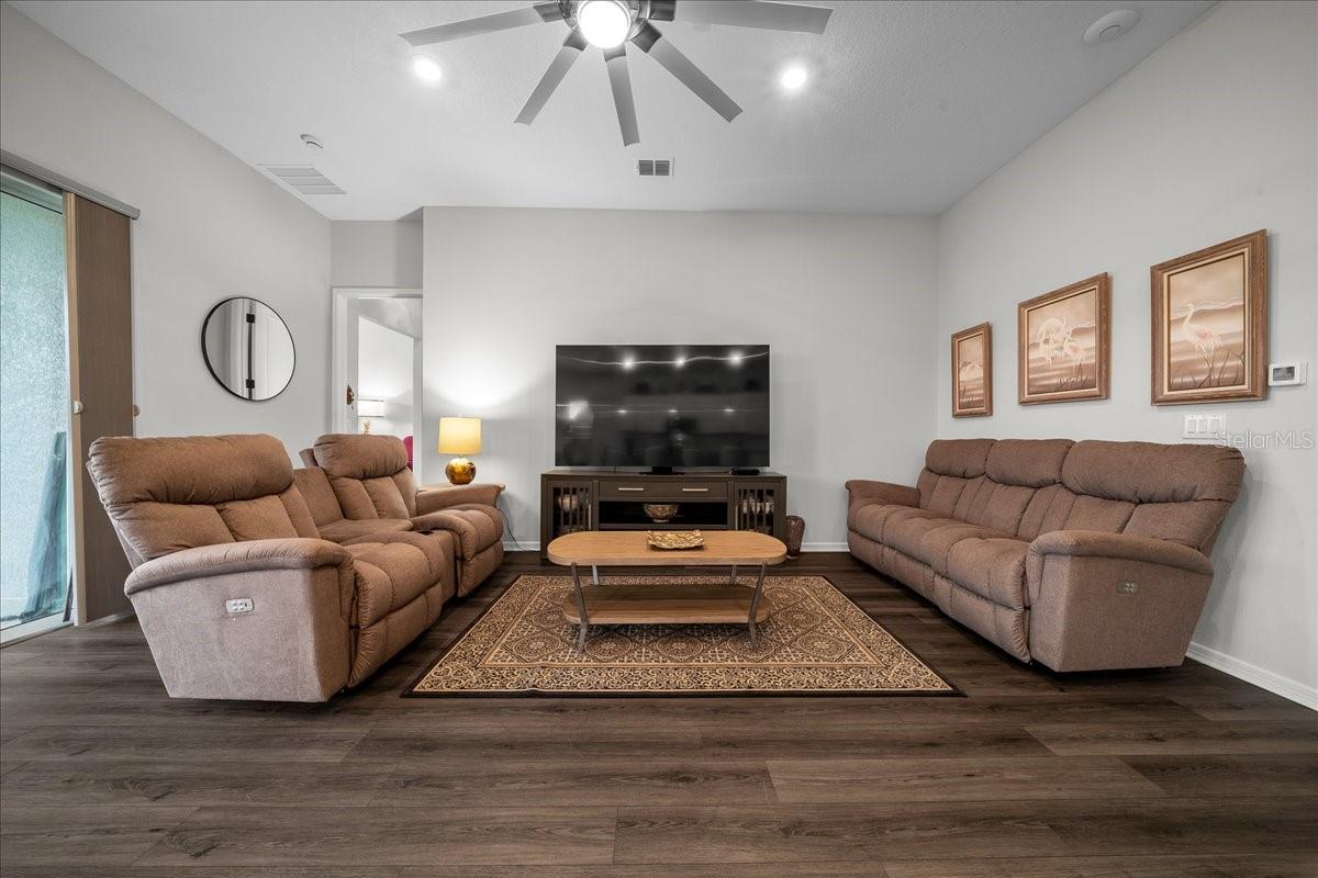 STONE CREEK BT DEL WEBB - Residential