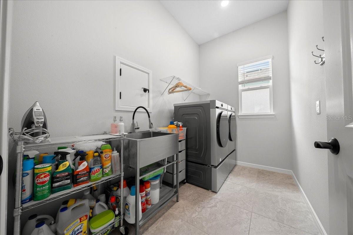 STONE CREEK BT DEL WEBB - Residential