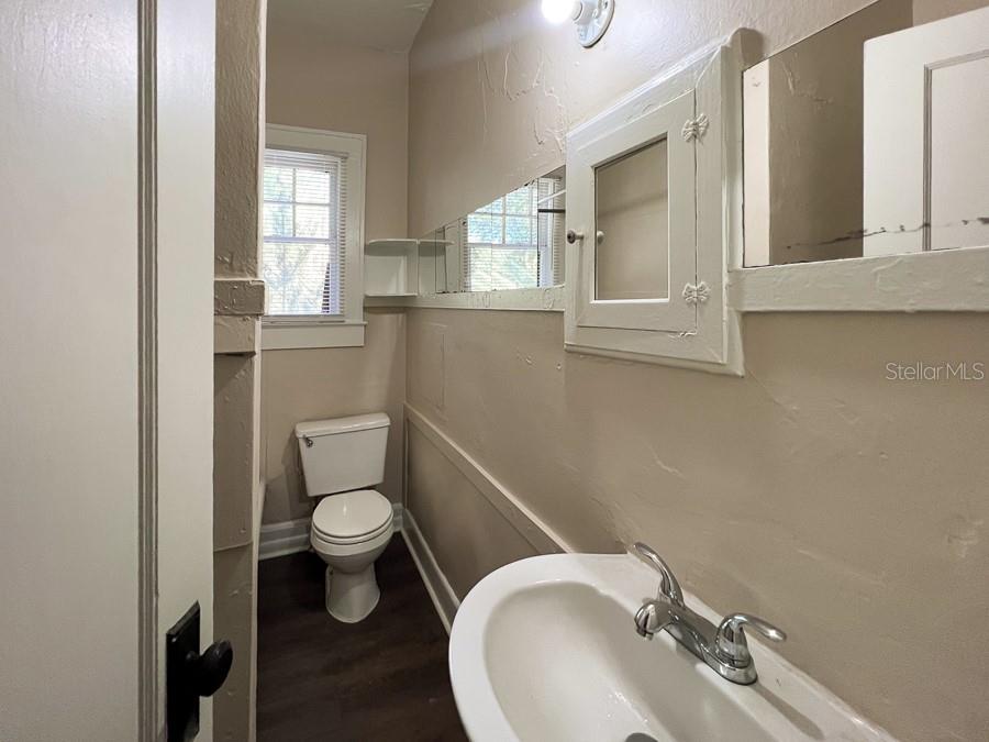 DUCK POND - Residential Lease