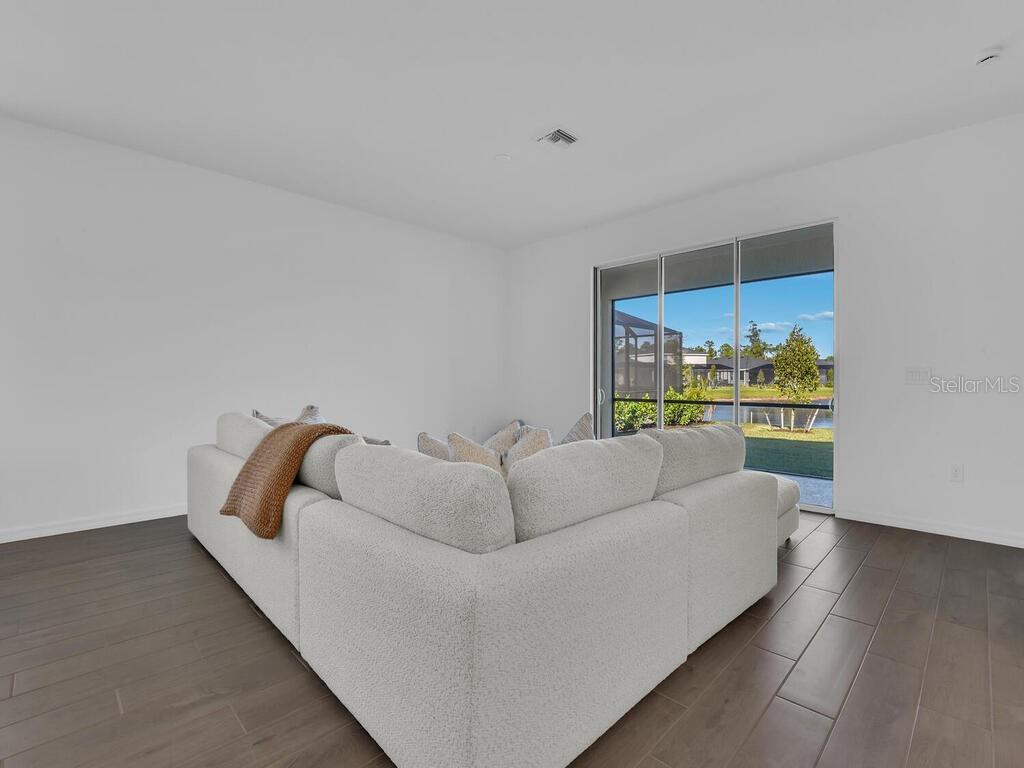 TUCKERS POINTE PH 1 - Residential