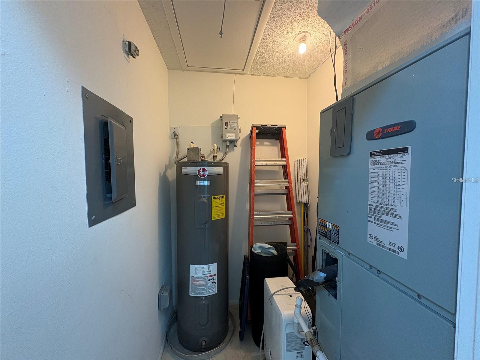 LAKESIDE CLUB OF SARASOTA - Residential