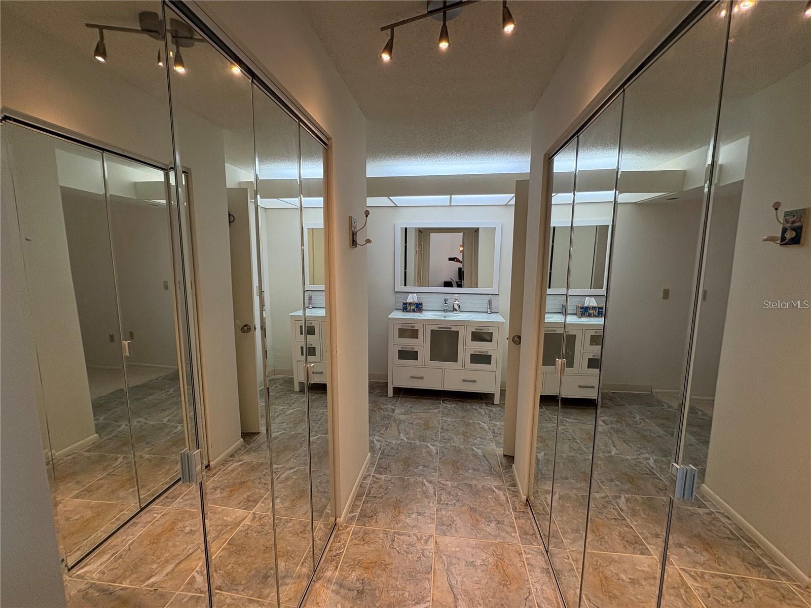 LAKESIDE CLUB OF SARASOTA - Residential