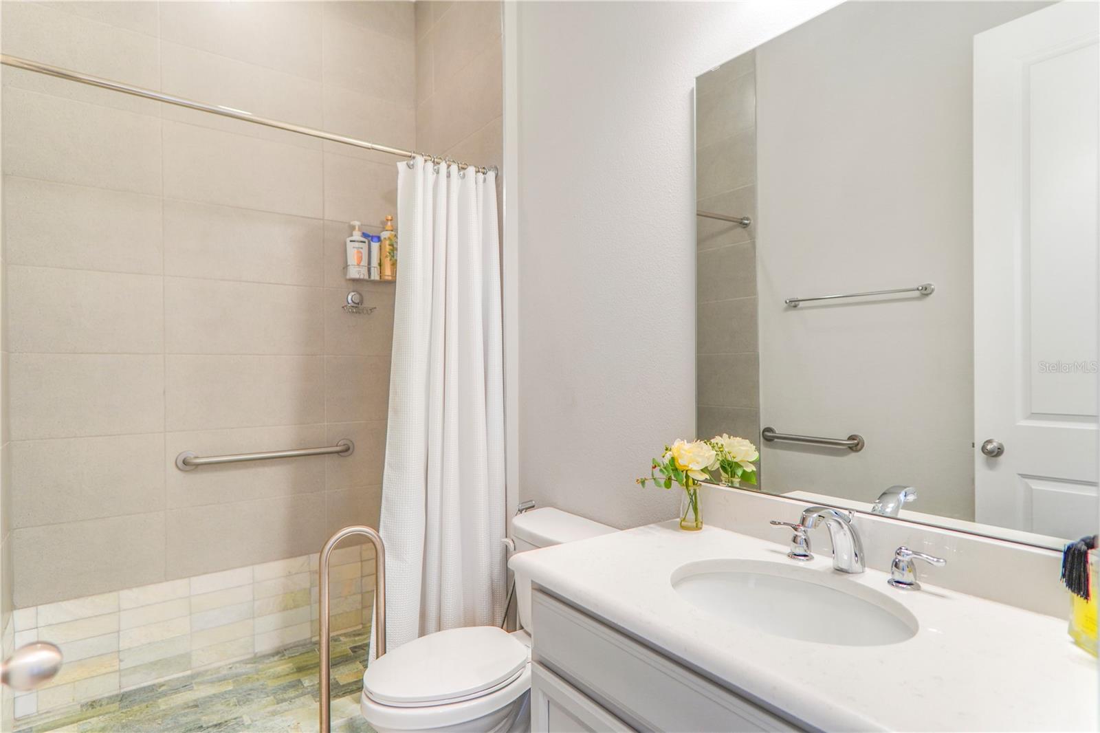 MCALLISTER LNDG PH 2 - Residential Lease