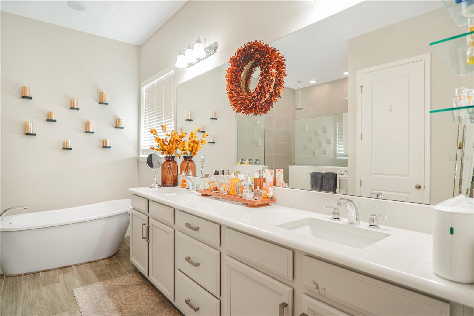 MCALLISTER LNDG PH 2 - Residential Lease