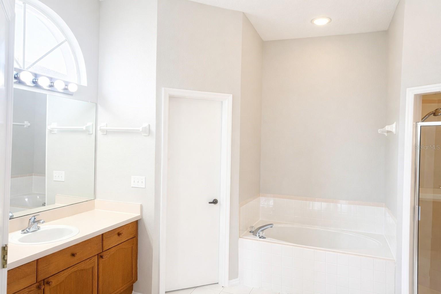 ARBOR RIDGE - Residential Lease