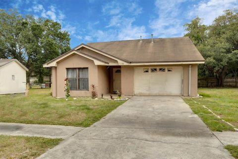 Single Family Residence in WINTER HAVEN FL 1726 TERRY CIRCLE.jpg