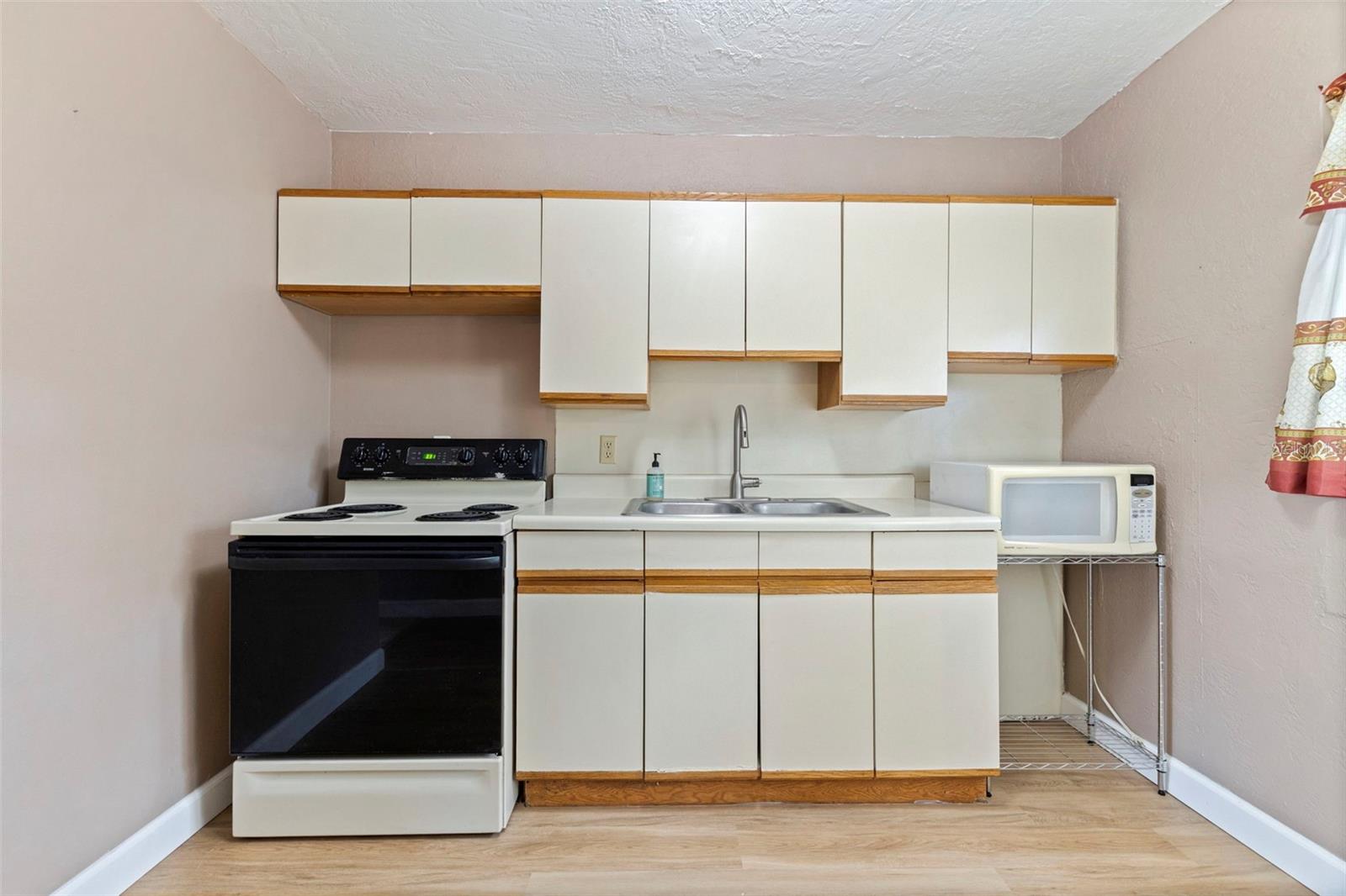 GORSUCH & HUTCHINSON 2 - Residential