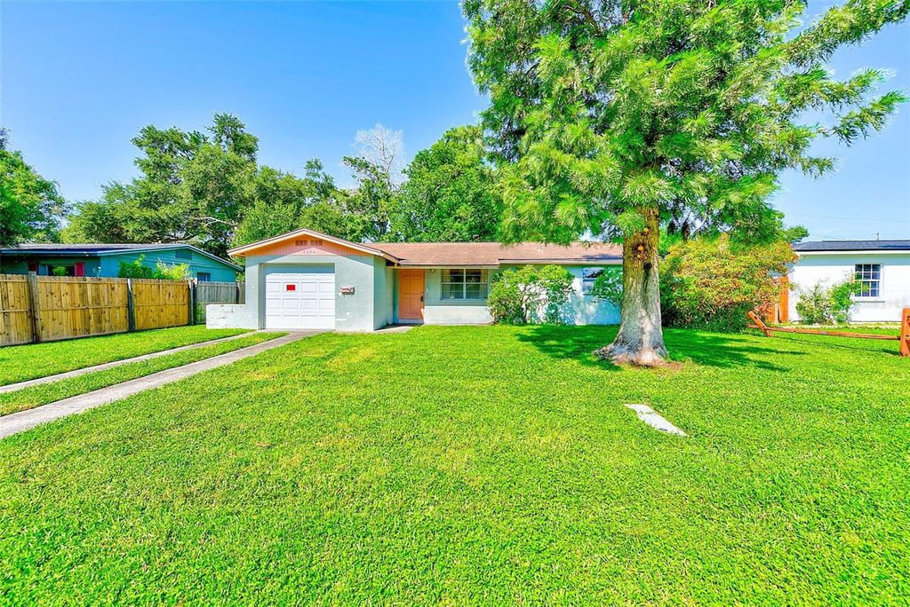 Photo of 8330 59th Lane N, Pinellas Park, FL 33781 (MLS # TB8434642)