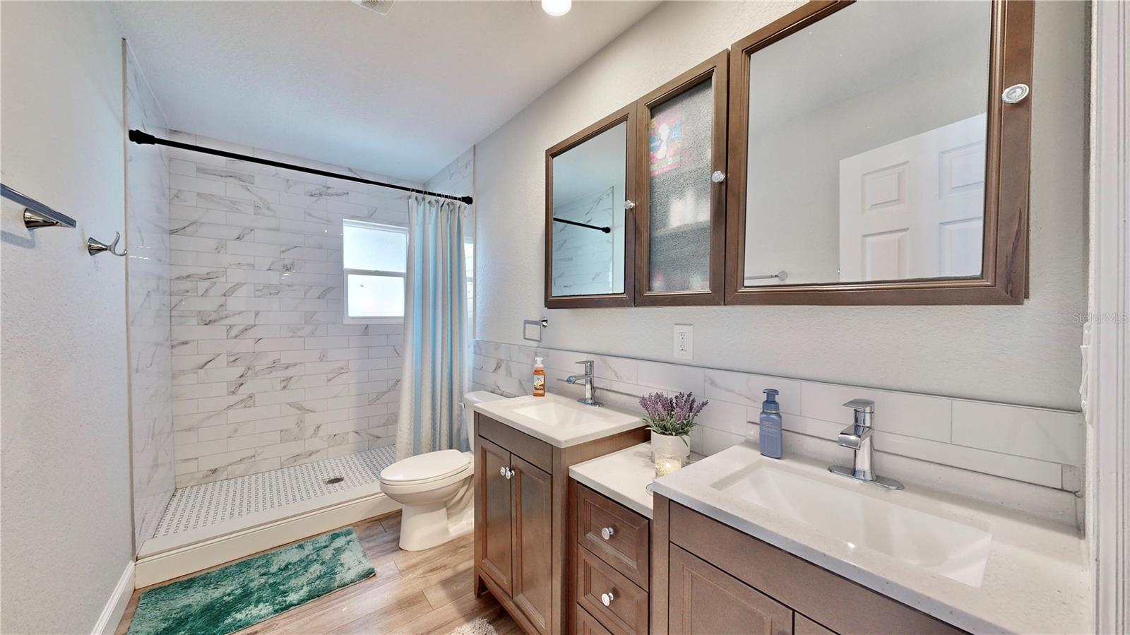 RIDGEWOOD LAKES - Residential