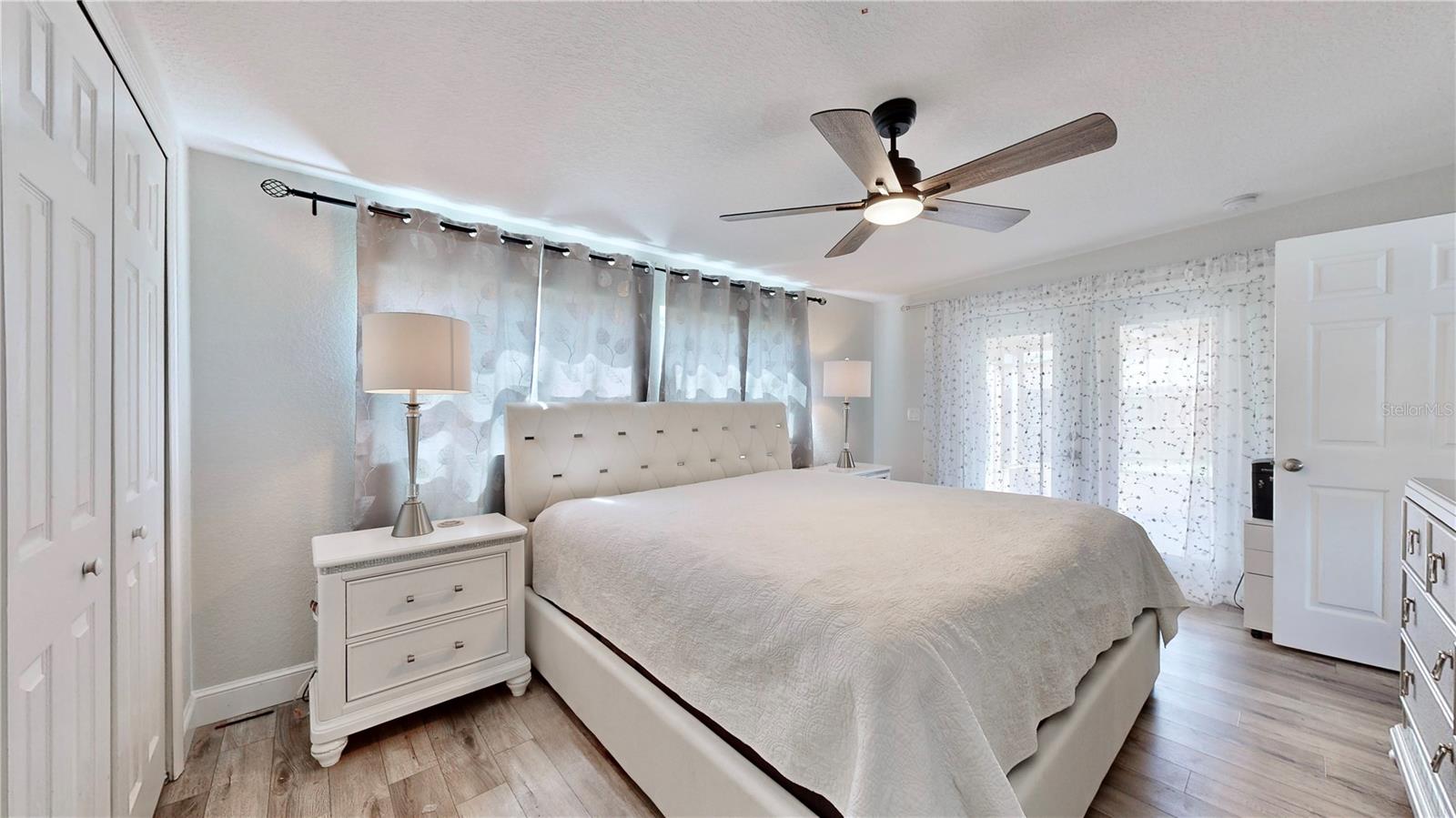 RIDGEWOOD LAKES - Residential