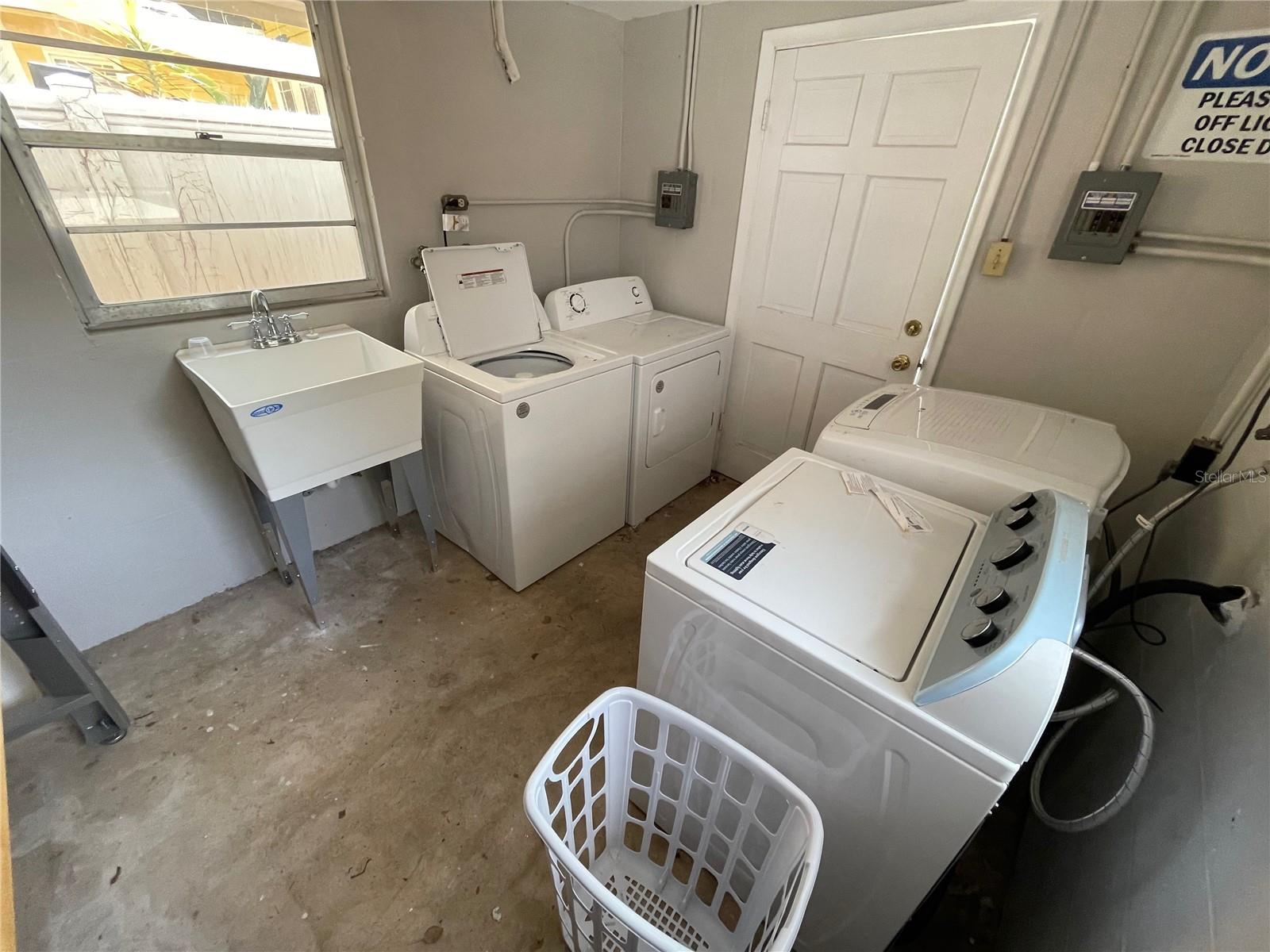 PARKHILL ADD - Residential Lease